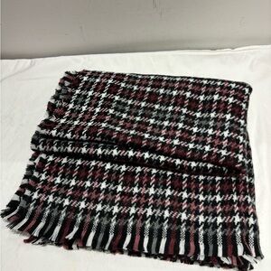 Cleo Black and Red Houndstooth Scarf